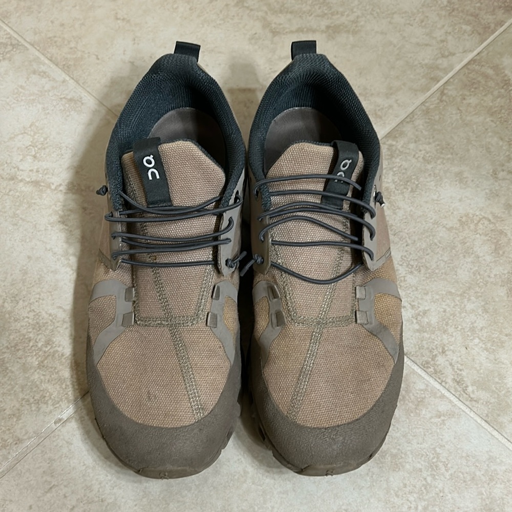 On Cloud Dip Beige